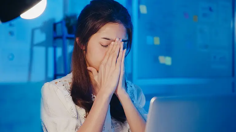 woman feeling panic